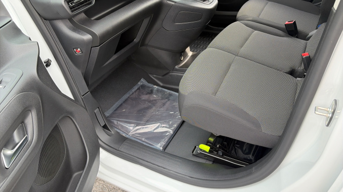 Vauxhall Combo Cargo Combo Diesel 1.5 Turbo D 100ps Prime Plus H1 Van - Image 23